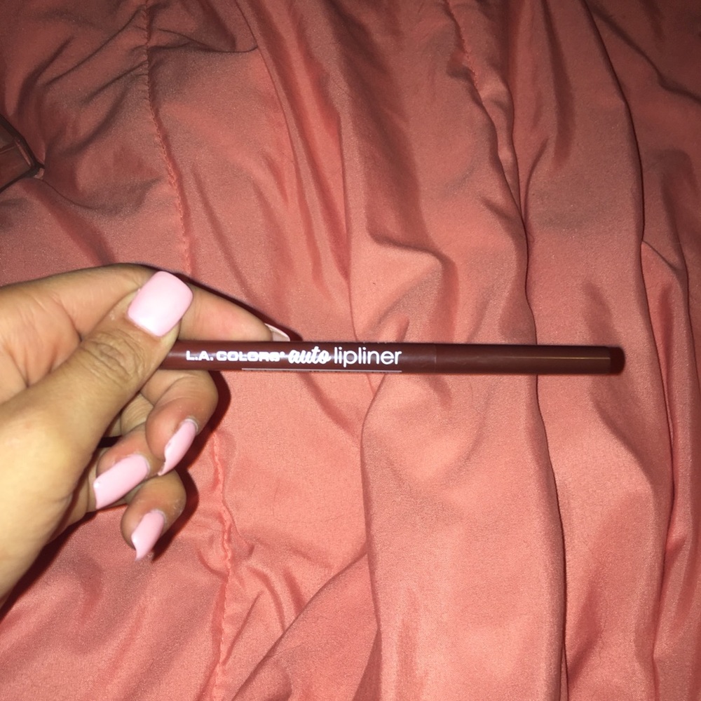 La colors lip pencil